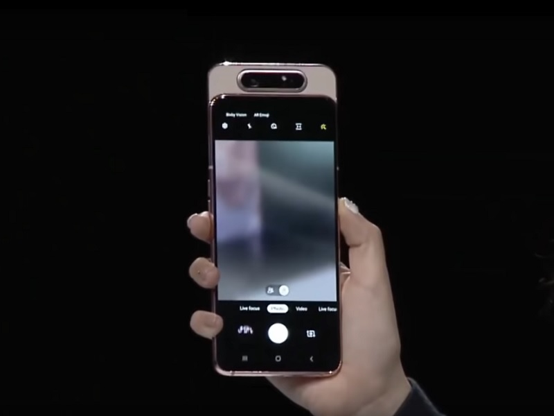 Galaxy A80 mit rotierender Kamera und Screen Sound